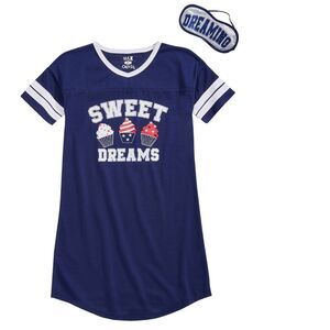 Nightgown with mask